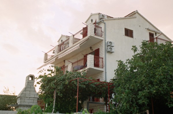 03b Seitenansicht Haus.JPG